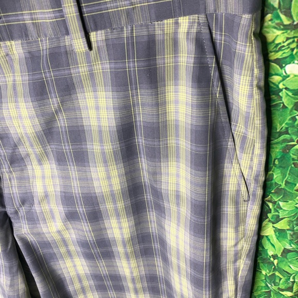 Grand Slam Mens Golf Shorts Gray Plaid Flat Front Size 36 Polyester - Picture 3 of 11
